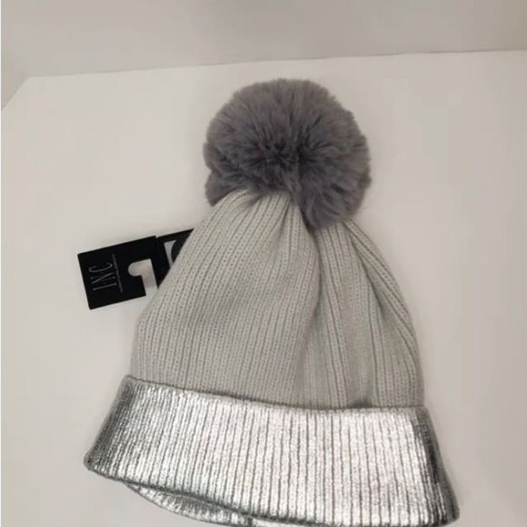 inc International Concepts Silver Metallic Beanie One Size-NWT - Picture 7 of 7